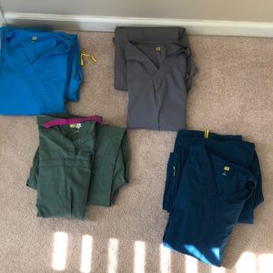 Lot (4 sets of scrubs) wonder wink